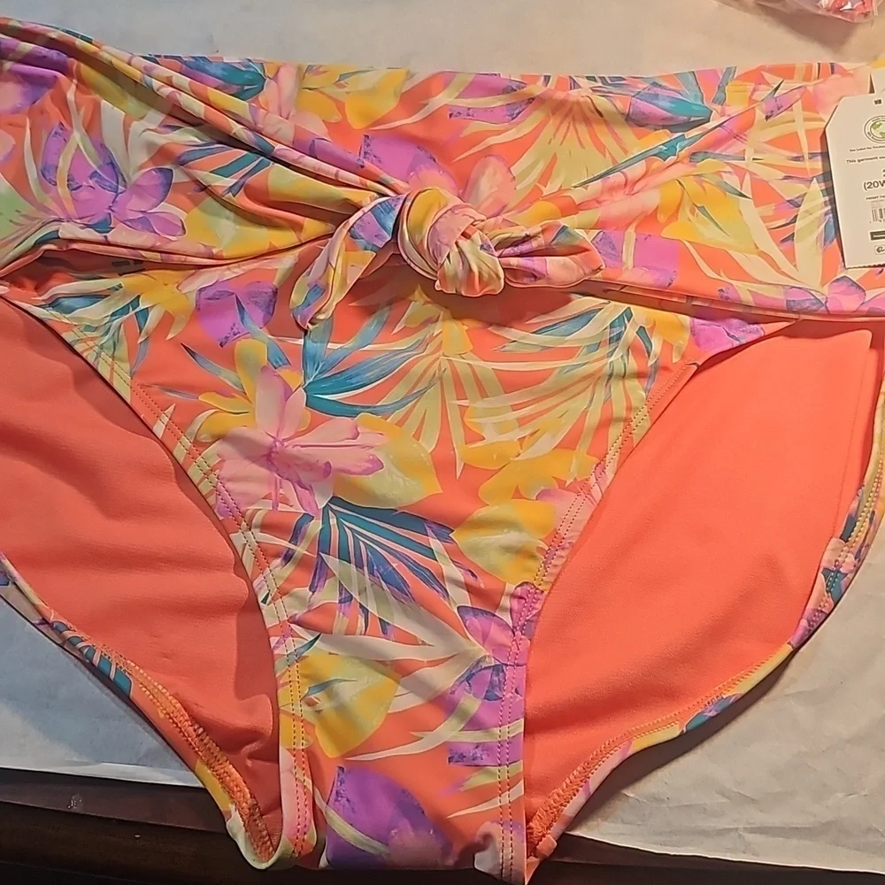 Women's Bathing Suit Bottom NWT - Picture 1 of 5
